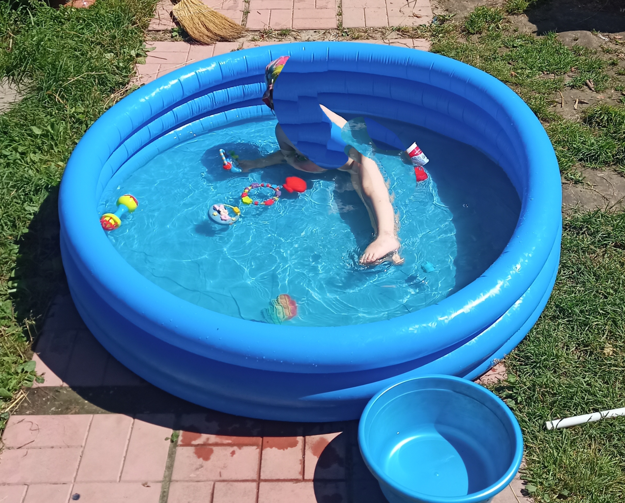 Piscine Intex ronde bleu147x33 cm, 288 l Piscine Intex cristal, 147x33 cm, 288 l bleu ciel