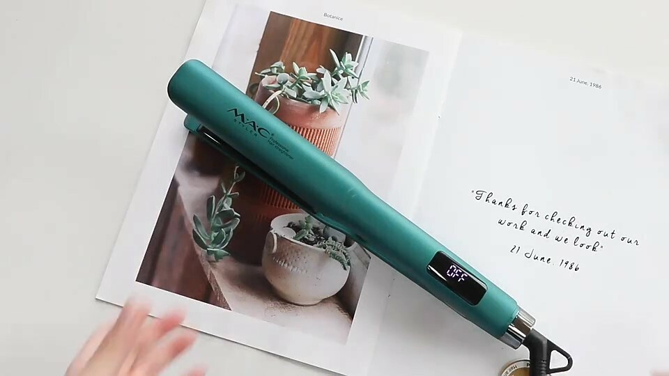 Fer à Lisser MAC styler MC-5578 Titanuim 480 F- VERT lcd Fer à Lisser MAC styler MC-5578 Titanuim 480 F- VERT lcd