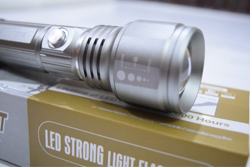 Lampe de Poche Inexistante - 007