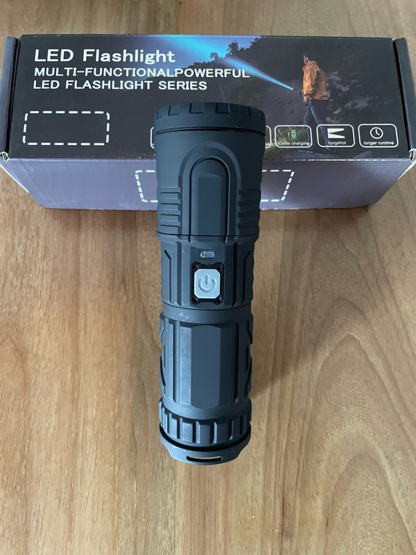 E-Smarter X3 – Lampe torche LED puissante 30W rechargeable USB, waterproof avec zoom télescopique