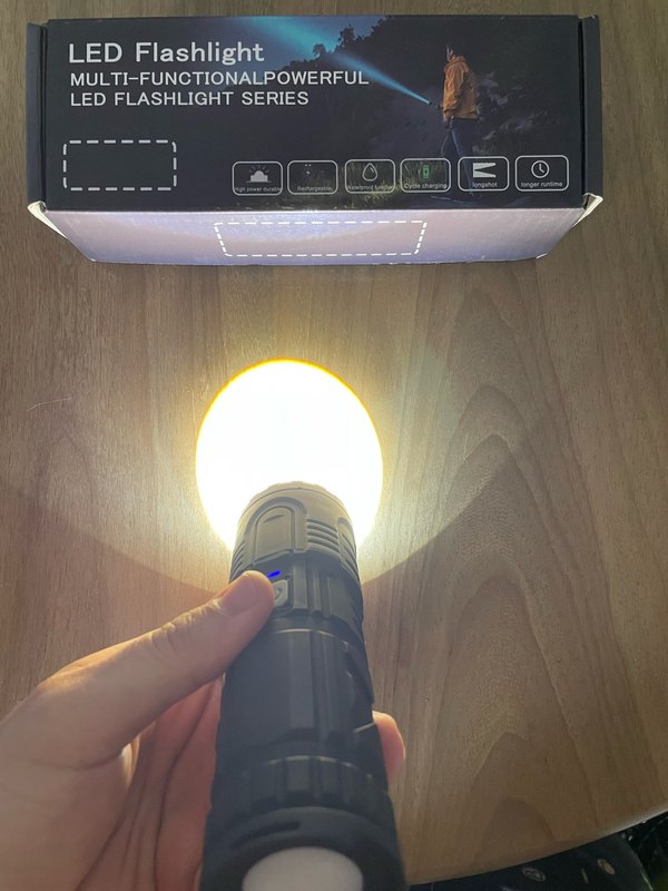 E-Smarter X3 – Lampe torche LED puissante 30W rechargeable USB, waterproof avec zoom télescopique