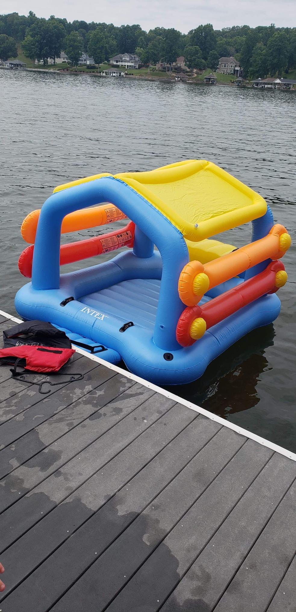 Intex Island with Slide – Île Flottante Familiale avec Toboggan - 58294EP