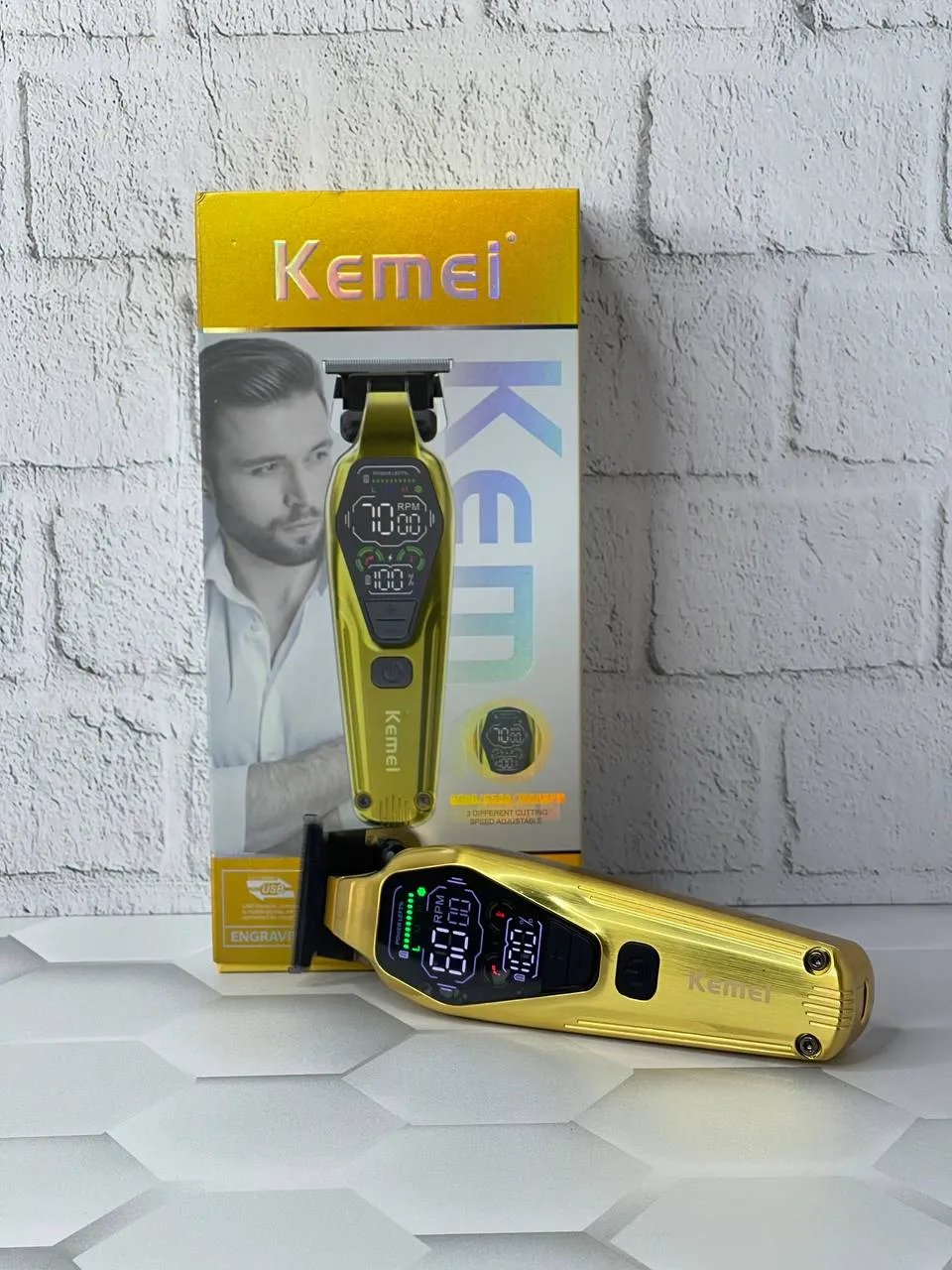Kemei KM-1697 – Tondeuse Vintage LCD 1400 mAh, 3 Vitesses - 9W - afficheur lcd gold
