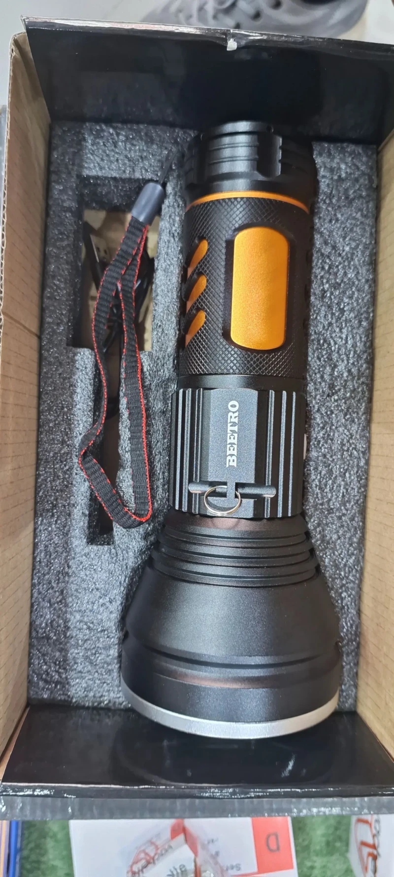 Beetro LA487 – Torche LED rechargeable 30 W haute puissance torche beetro