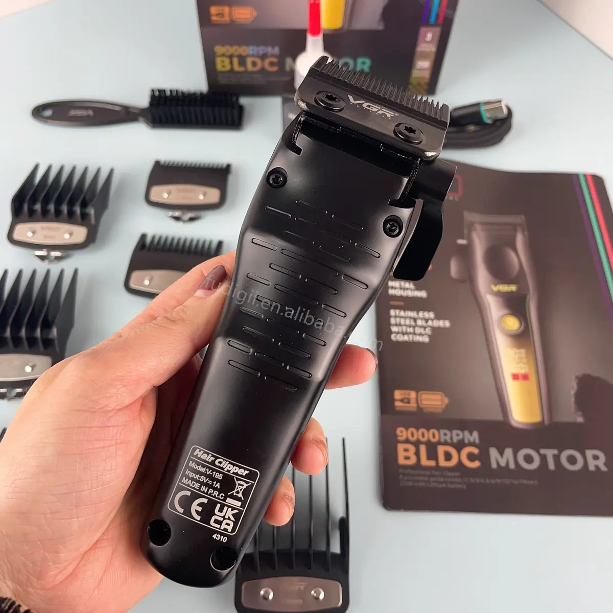 VGR V-195 – Tondeuse professionnelle salon série avec moteur 9000 RPM et batterie 2500 mAh