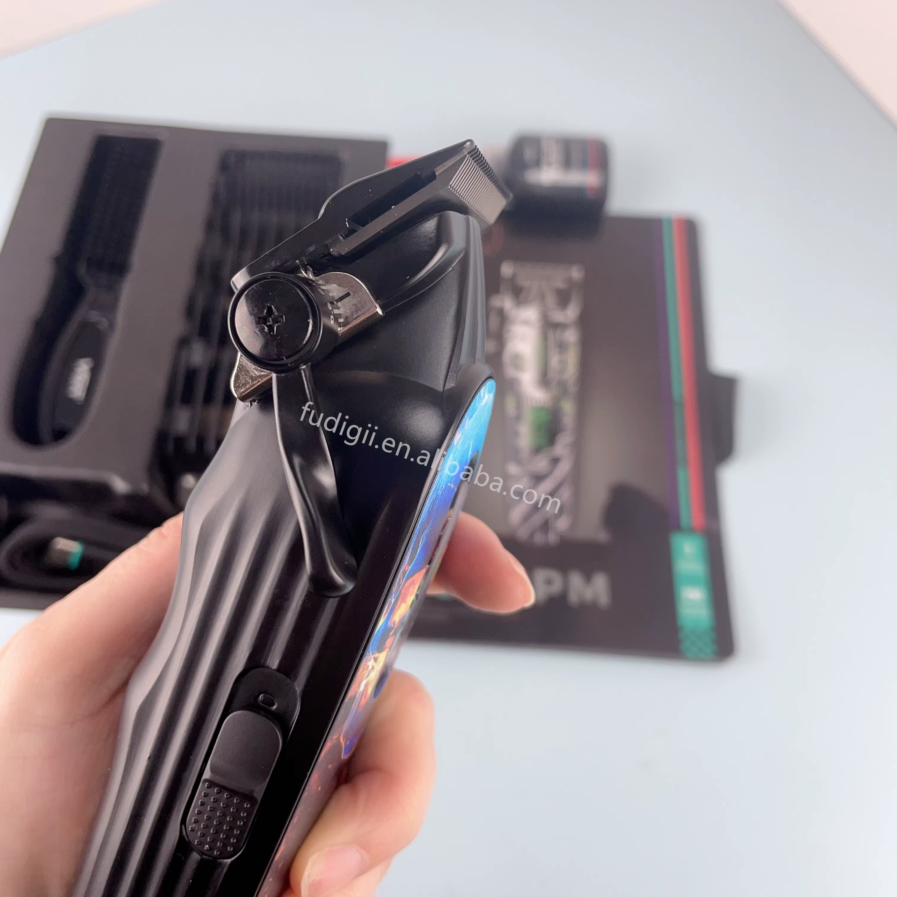 VGR V-279 tondeuse sans fil avec bras – moteur 9000 tr/min batterie 2500 mAh tondeuse avec levier Tondeuse professionnelle