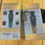 Kemei KM-1730 – Tondeuse Professionnelle Métallique 7500 RPM avec Écran LCD et Batterie 1500mAh noir doré – Dore 