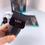 VGR V-906 – Tondeuse Professionnelle Métallique 9000 RPM avec Lame DLC et Batterie 2000mAh tondeuse vgr