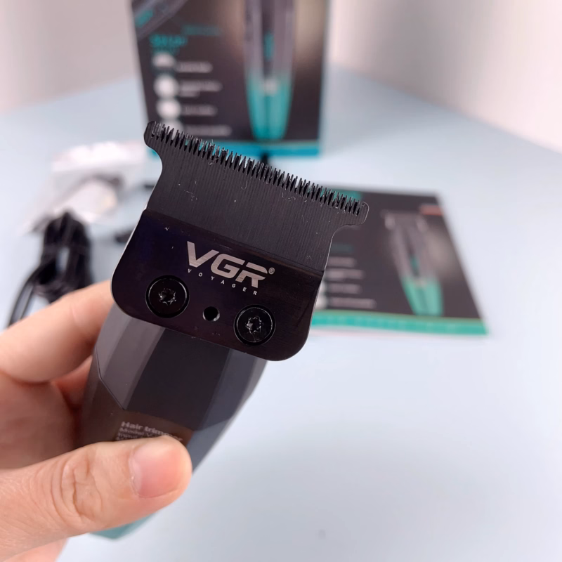 VGR V-906 – Tondeuse Professionnelle Métallique 9000 RPM avec Lame DLC et Batterie 2000mAh tondeuse vgr